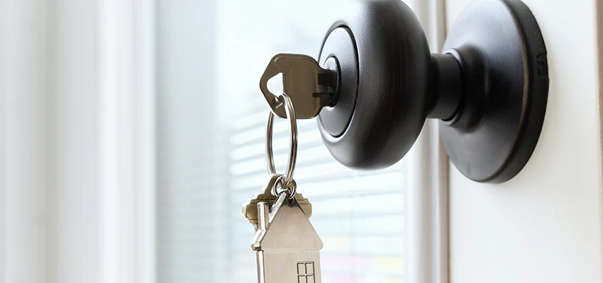 Bifold Door Knob Replacement in Roseland, California